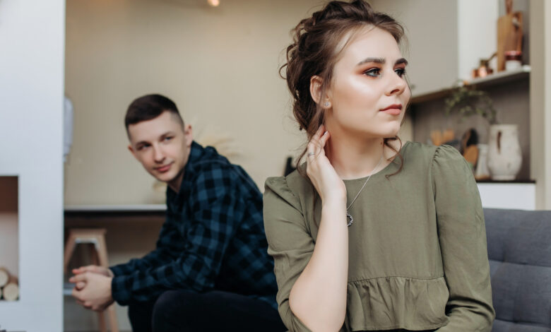 Psychologists Reveal 5 Signs Your Spouse Quietly Resents You